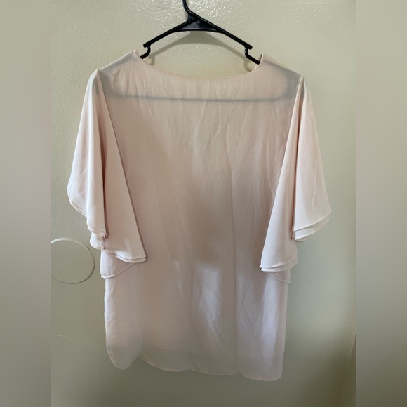 ✨Zenana Short Sleeve Vneck Nude Blouse Size M - Picture 7 of 8